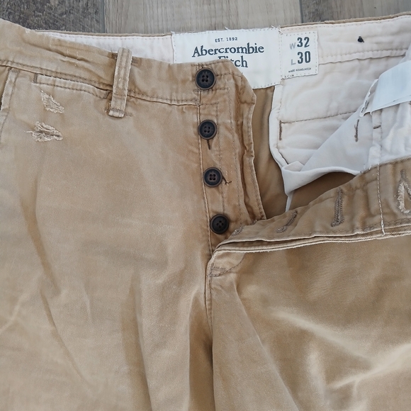 Abercrombie & Fish Men's Chino Khakis Pants in Tan. Size W32 x L30 - Picture 3 of 7